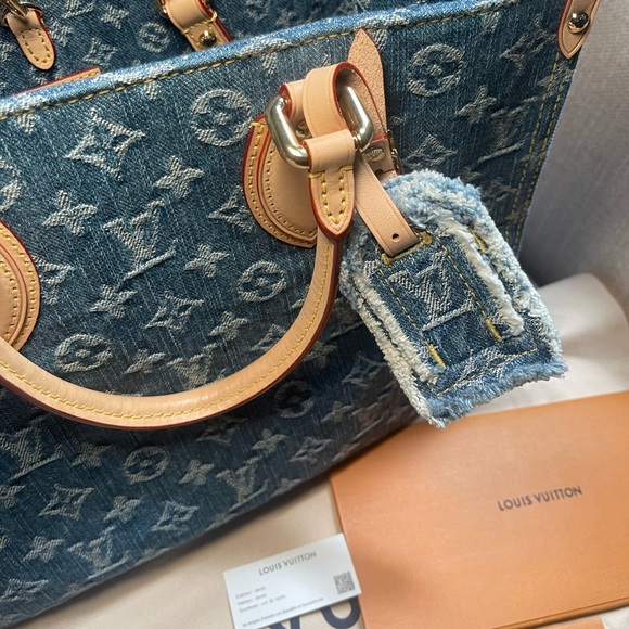 ‼️‼️SOLD‼️‼️
💙Louis Vuitton Denim Onthego MM💙 - Picture 12 of 13